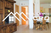 Apartment house in a great location near amenities and with a sea view, for sale (10)