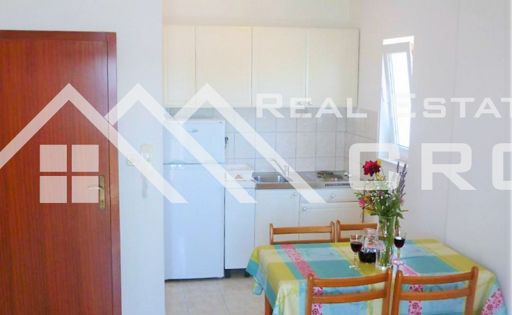 Large apartment house close to the sea and a beach, near Rogoznica, for sale (1)