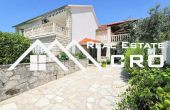 Beautiful apartment villa in a lovely location near the sea and beaches, for sale (1)