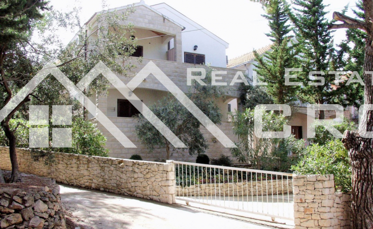 Brac properties - Apartment house in a serene environment with a sea view, for sale